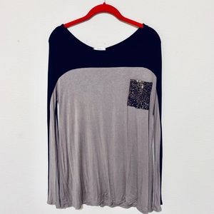 Perfect fitting shirt with glitter pocket